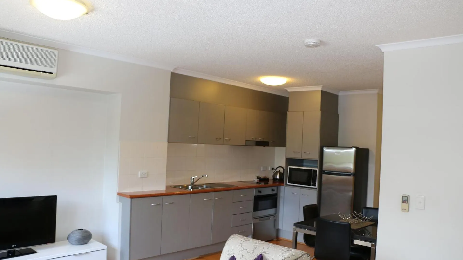 **** Aparthotel Frisco Apartments Brisbane Australia