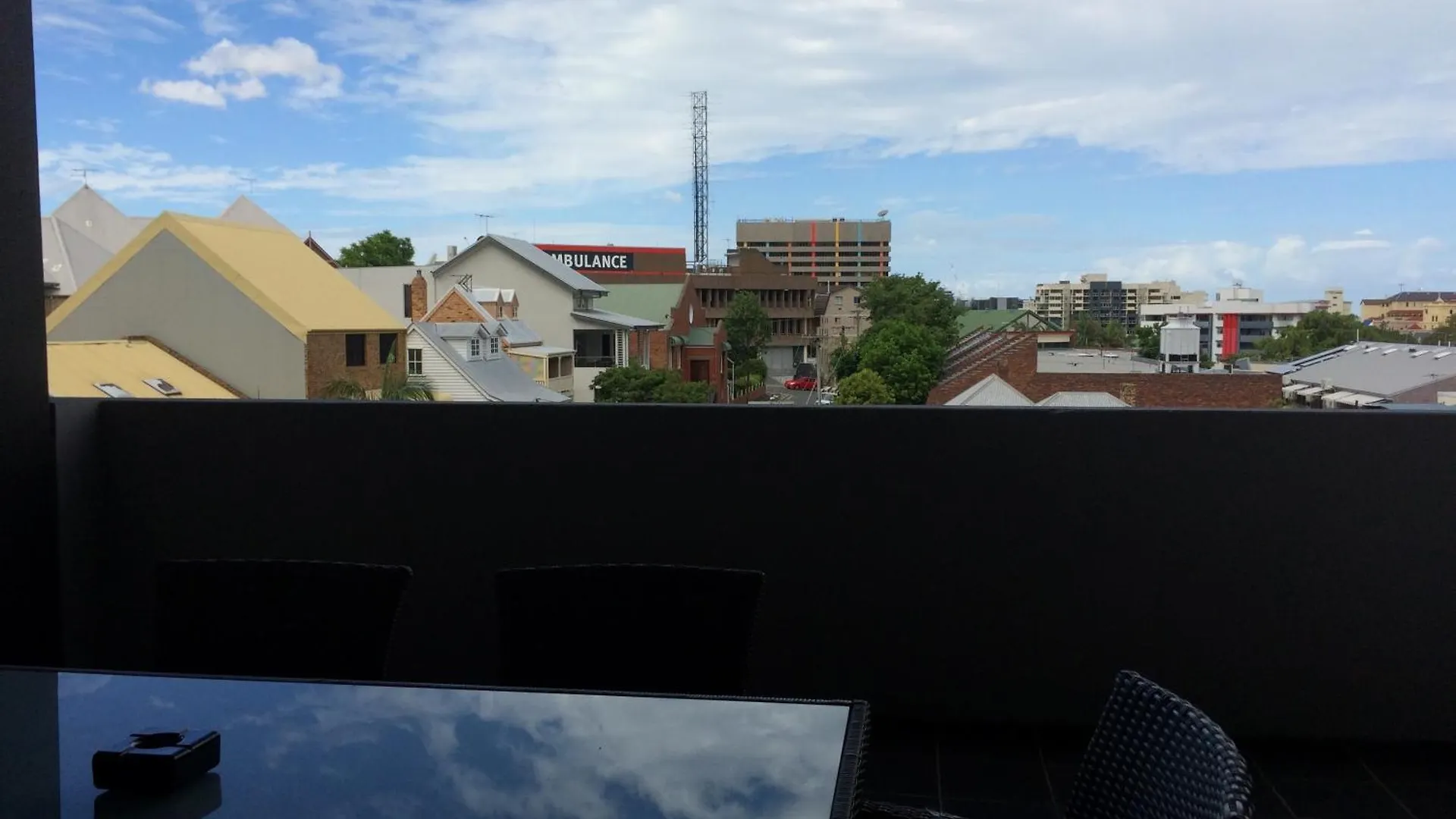 Frisco Apartments Brisbane Aparthotel