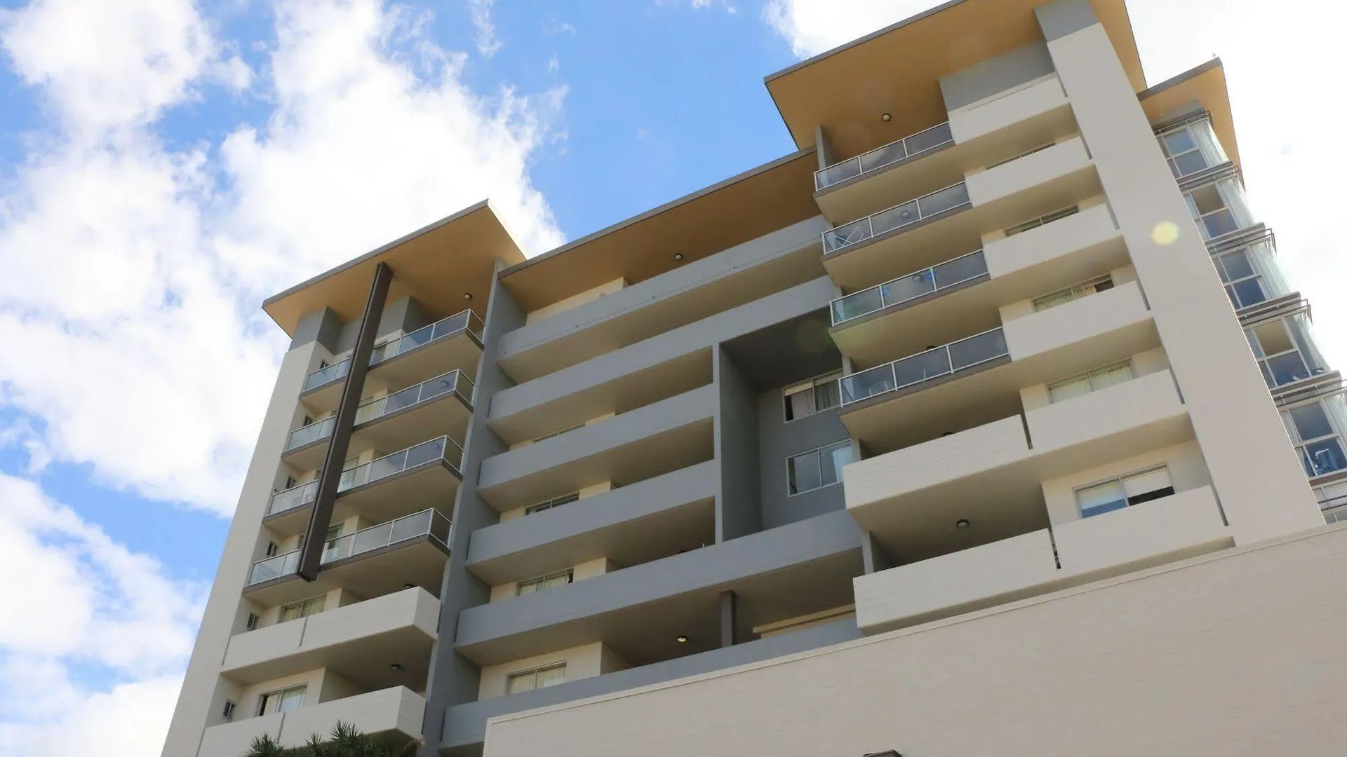 Frisco Apartments Brisbane