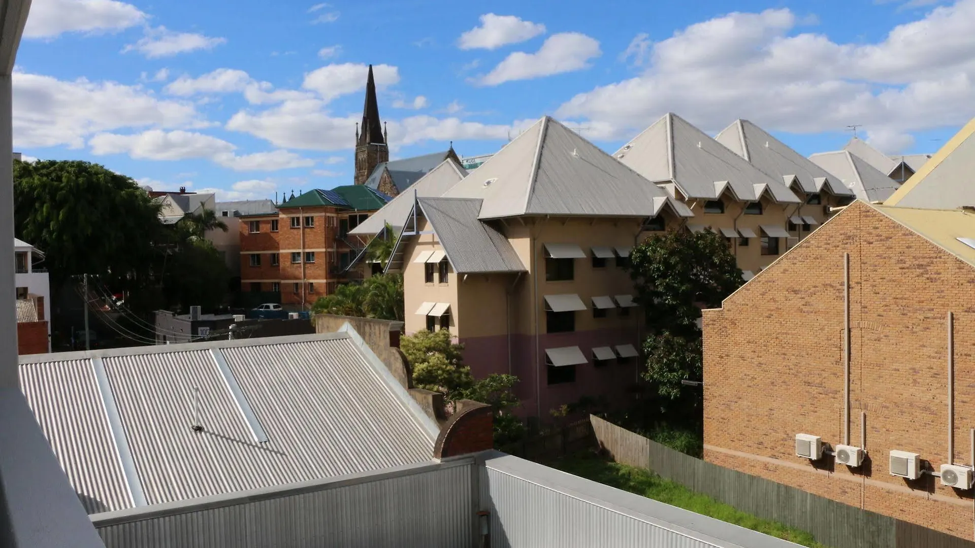 Frisco Apartments Brisbane Australia